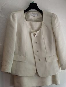 Tahari two piece white suit❄